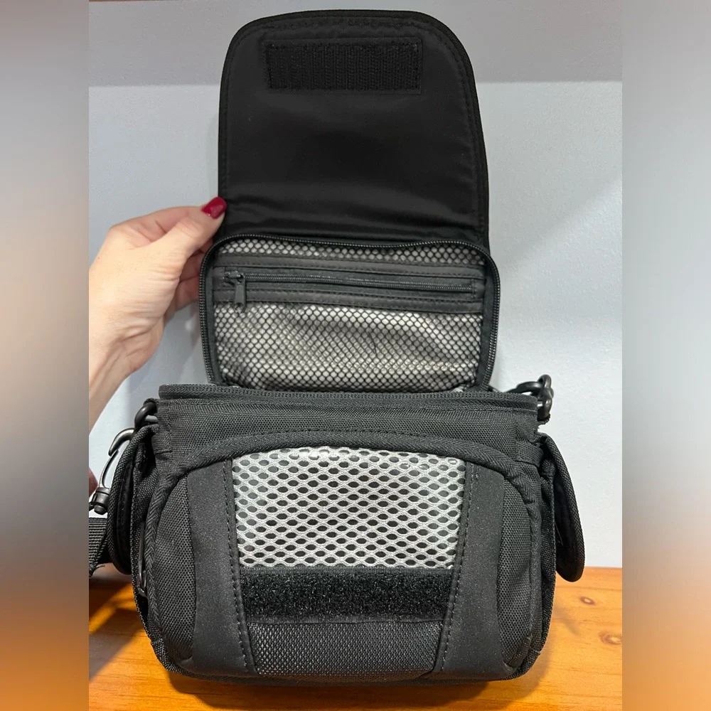 LowePro Edit 110 Digital Video Camera Carry Case Bag Black Crossbody EXCELLENT